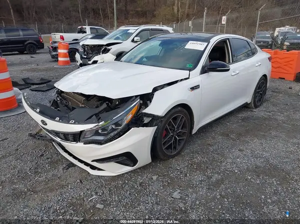 5XXGW4L25KG366703 2019 KIA OPTIMA - Image 2
