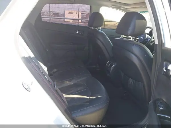 5XXGW4L26GG021378 2016 KIA OPTIMA - Image 8