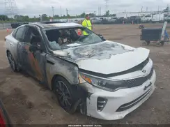 5XXGW4L26GG075585 2016 KIA OPTIMA