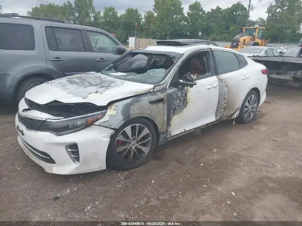 5XXGW4L26GG075585 2016 KIA OPTIMA - Image 2