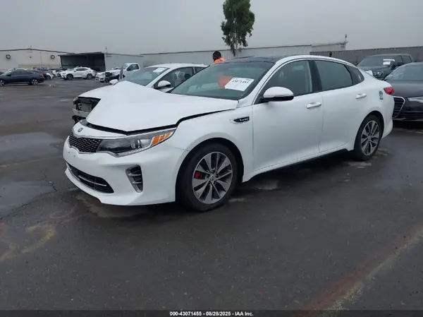 5XXGW4L26GG078745 2016 KIA OPTIMA - Image 2