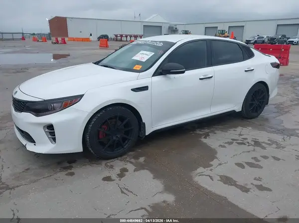 5XXGW4L26GG105796 2016 KIA OPTIMA - Image 2