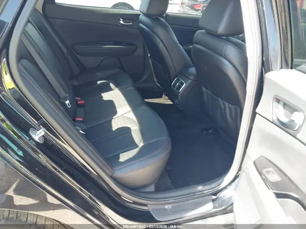 5XXGW4L26JG228117 2018 KIA OPTIMA - Image 8