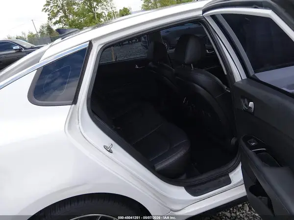 5XXGW4L26KG367004 2019 KIA OPTIMA - Image 8