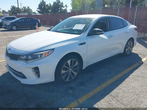 5XXGW4L27HG136850 2017 KIA OPTIMA - Image 2