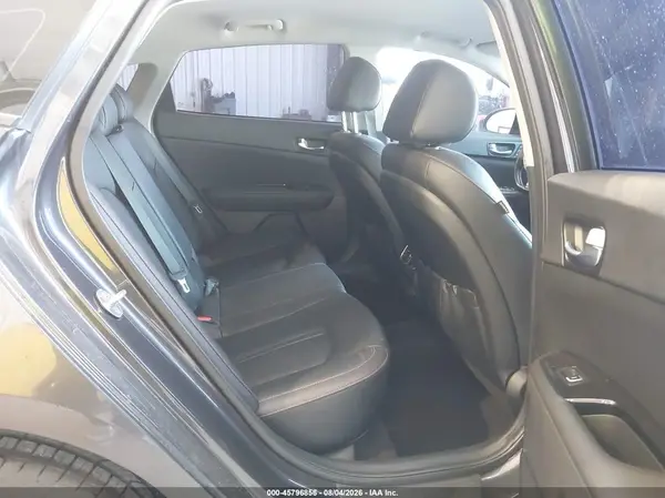 5XXGW4L27HG142566 2017 KIA OPTIMA - Image 8