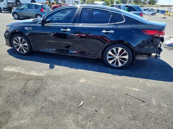 5XXGW4L28GG076916 2016 KIA OPTIMA - Image 2