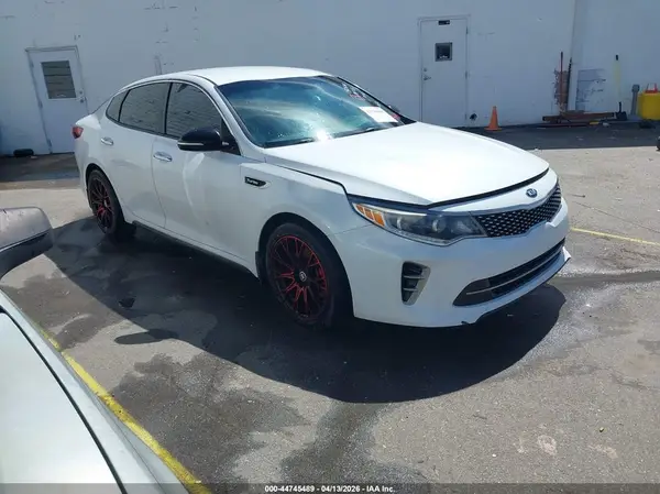 5XXGW4L28HG137540 2017 KIA OPTIMA - Image 1