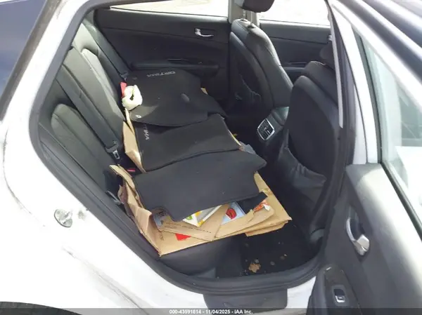 5XXGW4L28JG182094 2018 KIA OPTIMA - Image 8