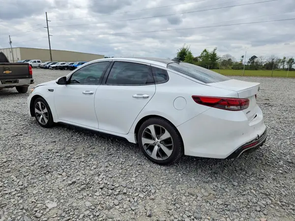 5XXGW4L28JG214610 2018 KIA OPTIMA - Image 2