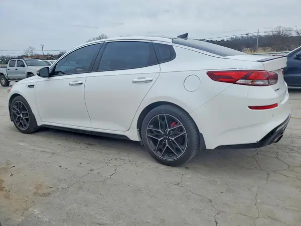 5XXGW4L28KG313915 2019 KIA OPTIMA - Image 2