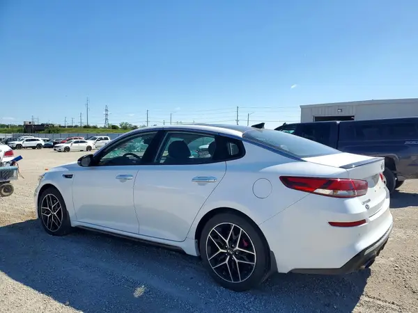 5XXGW4L28KG375282 2019 KIA OPTIMA - Image 2