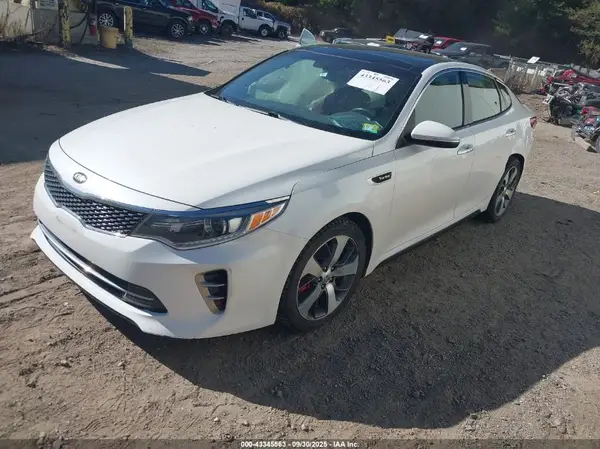 5XXGW4L29GG013629 2016 KIA OPTIMA - Image 2