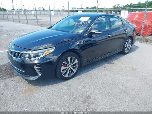 5XXGW4L29HG146022 2017 KIA OPTIMA - Image 2