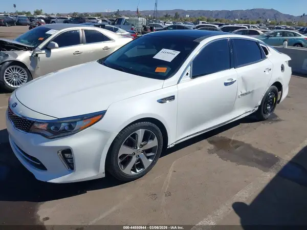 5XXGW4L29JG244716 2018 KIA OPTIMA - Image 2