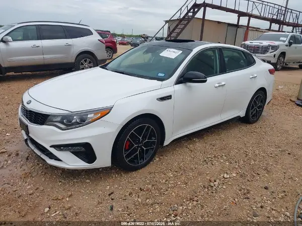 5XXGW4L29KG301627 2019 KIA OPTIMA - Image 2