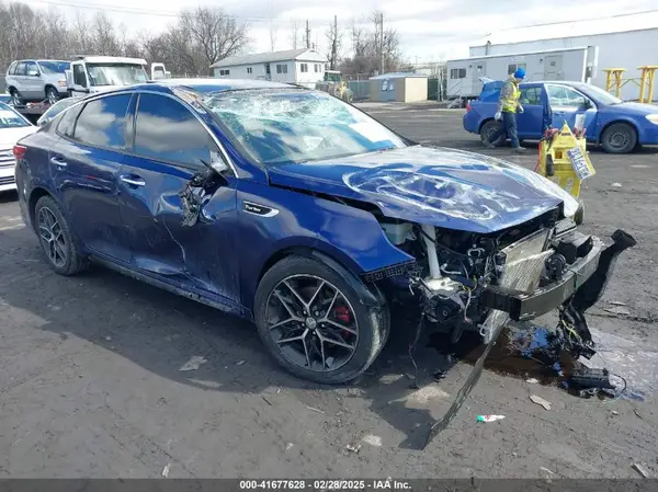 5XXGW4L29KG317195 2019 KIA OPTIMA - Image 1