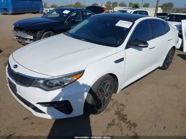 5XXGW4L29KG333834 2019 KIA OPTIMA - Image 2