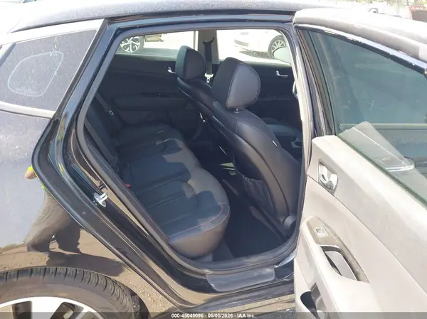 5XXGW4L2XHG137796 2017 KIA OPTIMA - Image 8
