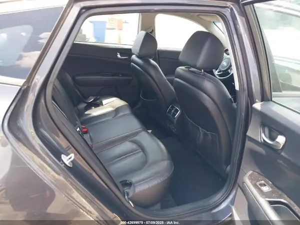 5XXGW4L2XHG143310 2017 KIA OPTIMA - Image 8