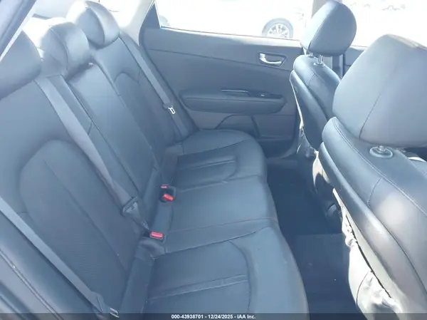 5XXGW4L2XJG232249 2018 KIA OPTIMA - Image 8