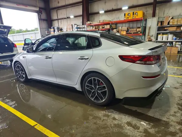 5XXGW4L2XLG427402 2020 KIA OPTIMA - Image 2