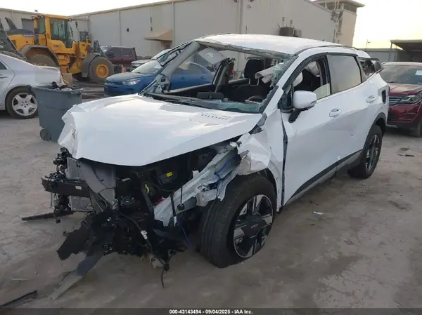5XYK23DF2TG345743 2026 KIA SPORTAGE - Image 2