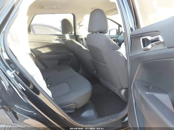5XYK23DF2TG349372 2026 KIA SPORTAGE - Image 8