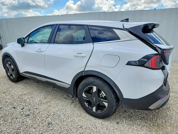 5XYK23DF2TG381108 2026 KIA SPORTAGE - Image 2