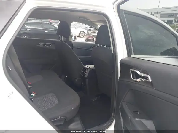 5XYK23DF5TG400105 2026 KIA SPORTAGE - Image 8