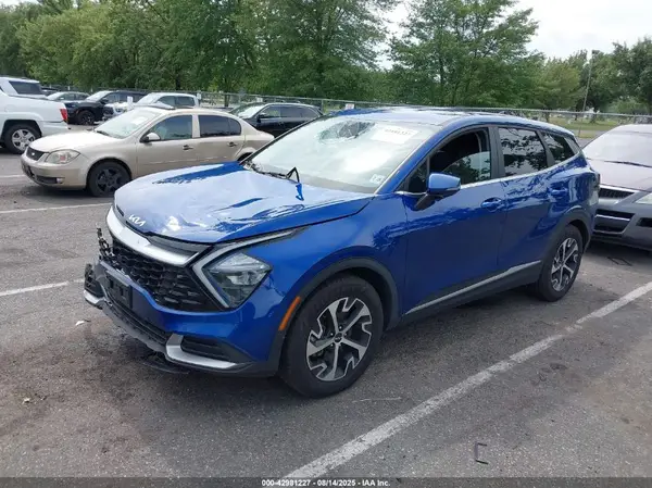5XYK33AF0PG136783 2023 KIA SPORTAGE - Image 2