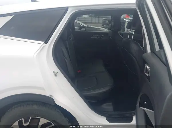 5XYK33AF1PG114579 2023 KIA SPORTAGE - Image 8