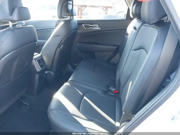 5XYK33AF4PG103155 2023 KIA SPORTAGE - Image 8