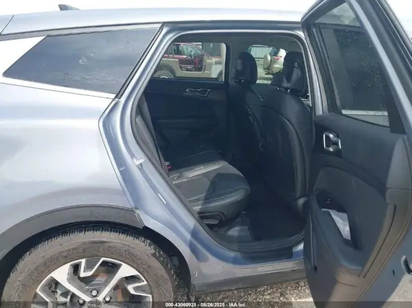 5XYK33AF5PG070828 2023 KIA SPORTAGE - Image 8