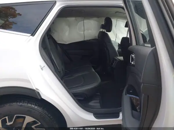 5XYK33AF5PG117517 2023 KIA SPORTAGE - Image 8