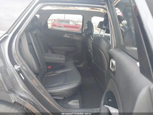 5XYK33AF6PG070336 2023 KIA SPORTAGE - Image 8