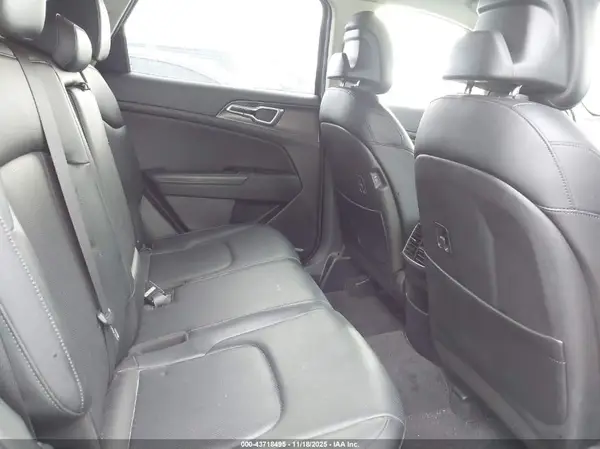 5XYK33AF6PG106042 2023 KIA SPORTAGE - Image 8