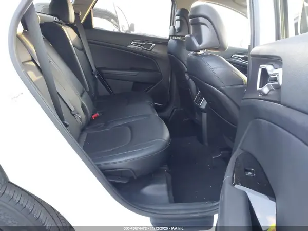 5XYK33AF6PG108695 2023 KIA SPORTAGE - Image 8