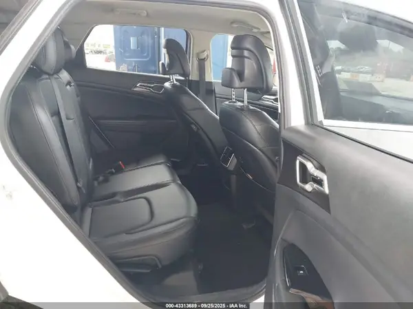 5XYK33AF7PG091826 2023 KIA SPORTAGE - Image 8