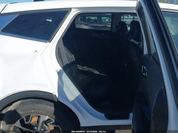 5XYK33AF9PG045043 2023 KIA SPORTAGE - Image 8