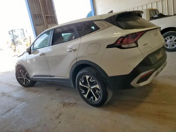 5XYK33AF9PG051585 2023 KIA SPORTAGE - Image 2