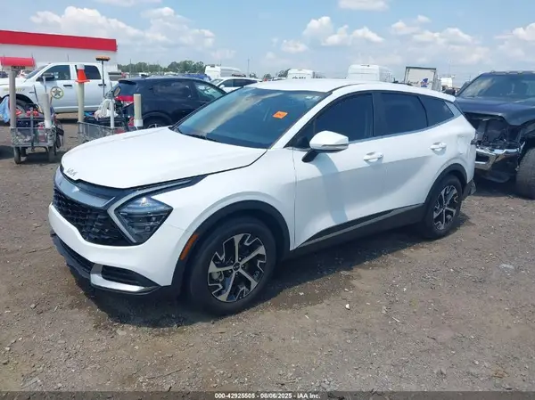 5XYK33DF1RG152778 2024 KIA SPORTAGE - Image 2