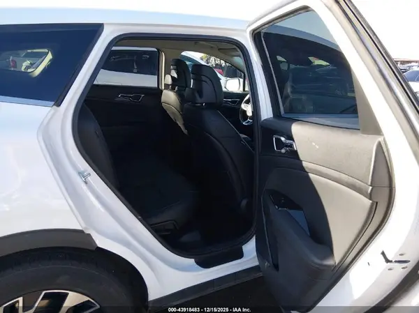 5XYK33DF1RG227415 2024 KIA SPORTAGE - Image 8