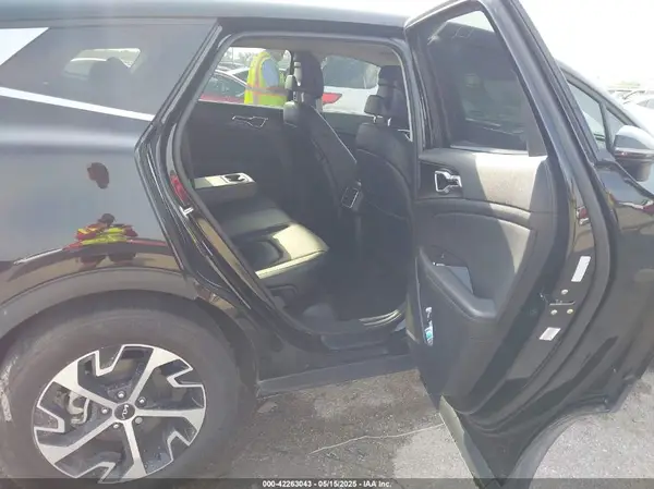 5XYK33DF3SG244075 2025 KIA SPORTAGE - Image 8
