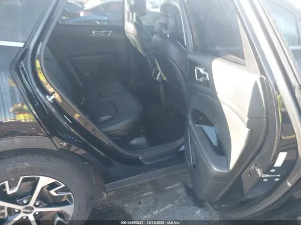 5XYK33DF4RG198976 2024 KIA SPORTAGE - Image 8
