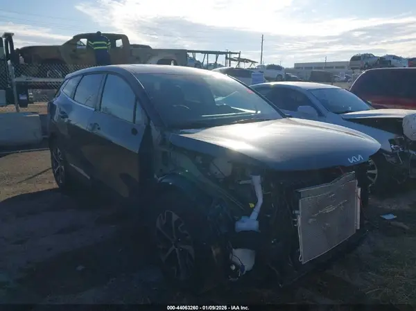 5XYK33DF4SG253979 2025 KIA SPORTAGE - Image 1