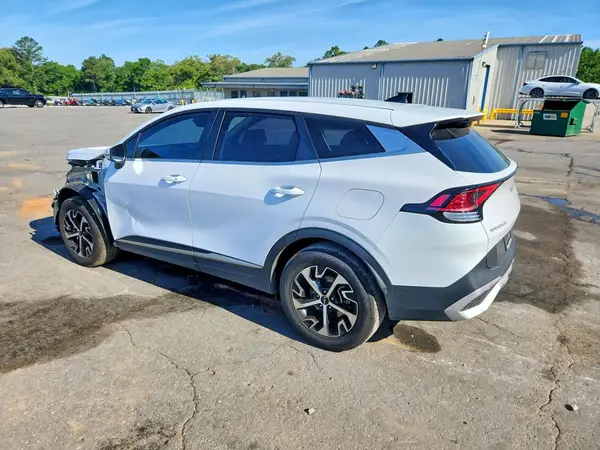 5XYK33DF4SG282818 2025 KIA SPORTAGE - Image 2