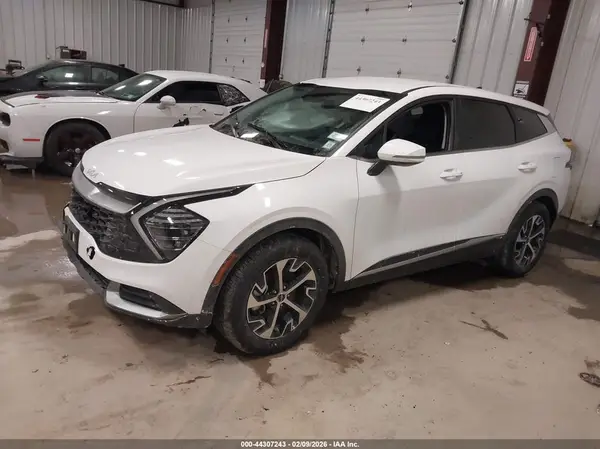 5XYK33DF5RG193477 2024 KIA SPORTAGE - Image 2