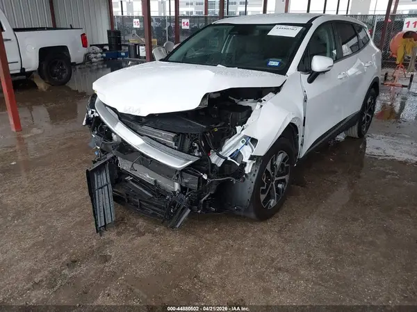 5XYK33DF6SG315592 2025 KIA SPORTAGE - Image 2