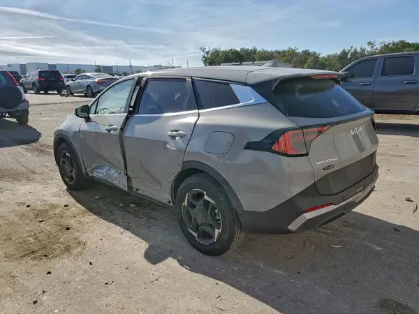 5XYK33DF6TG369847 2026 KIA SPORTAGE - Image 2